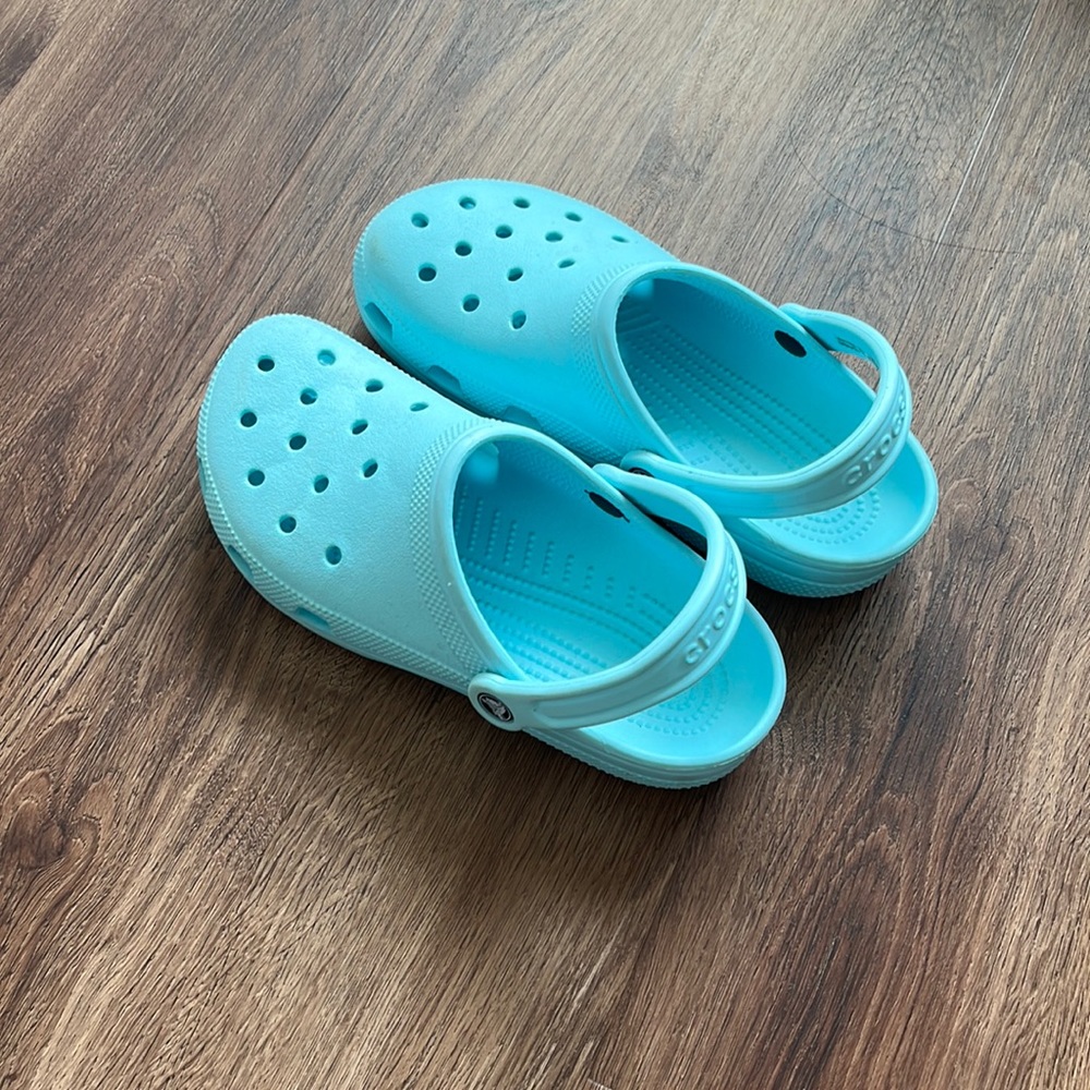 blue / pure water crocs